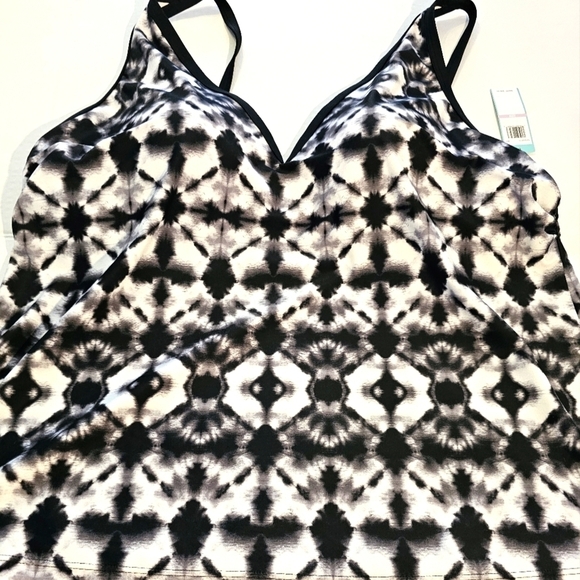 NWT South Point 2 piece Black & White Swim Set Size 22 - Picture 7 of 10